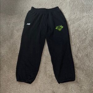 New Balance Men’s Medium Dark Gray Pants